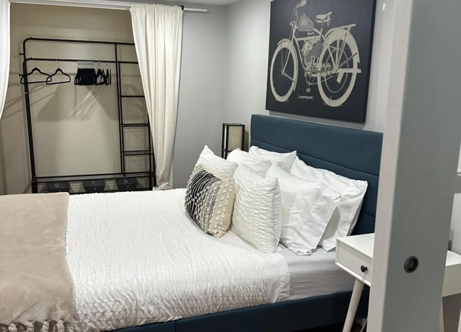 Morris Park Area Apartment New York